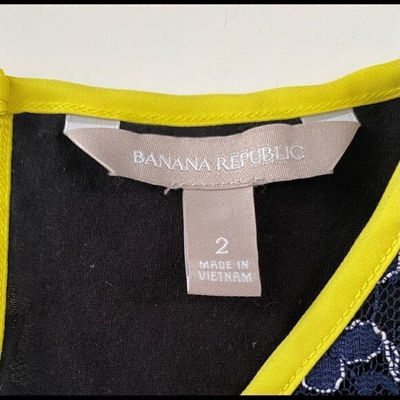 Banana Republic Navy Lacy Sleeveless Top Size 2 - Picture 4 of 9